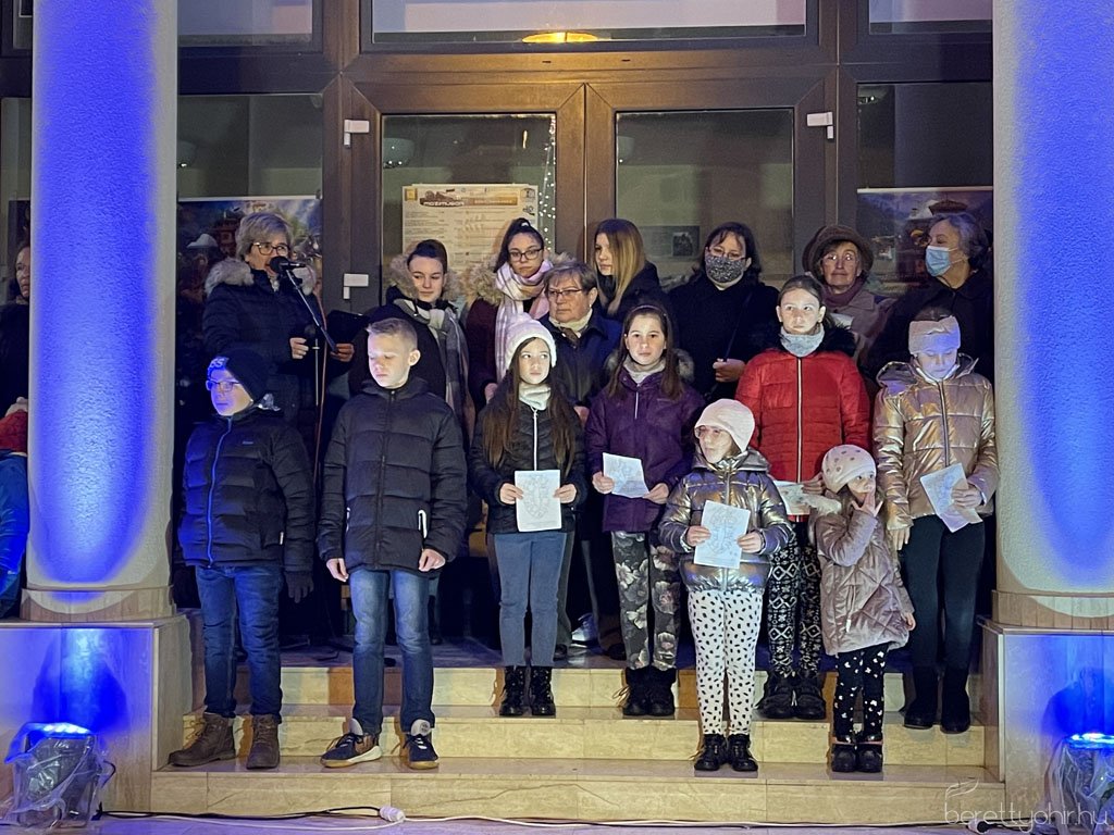 Betlehemi szárnyas oltárt nyitottunk 23